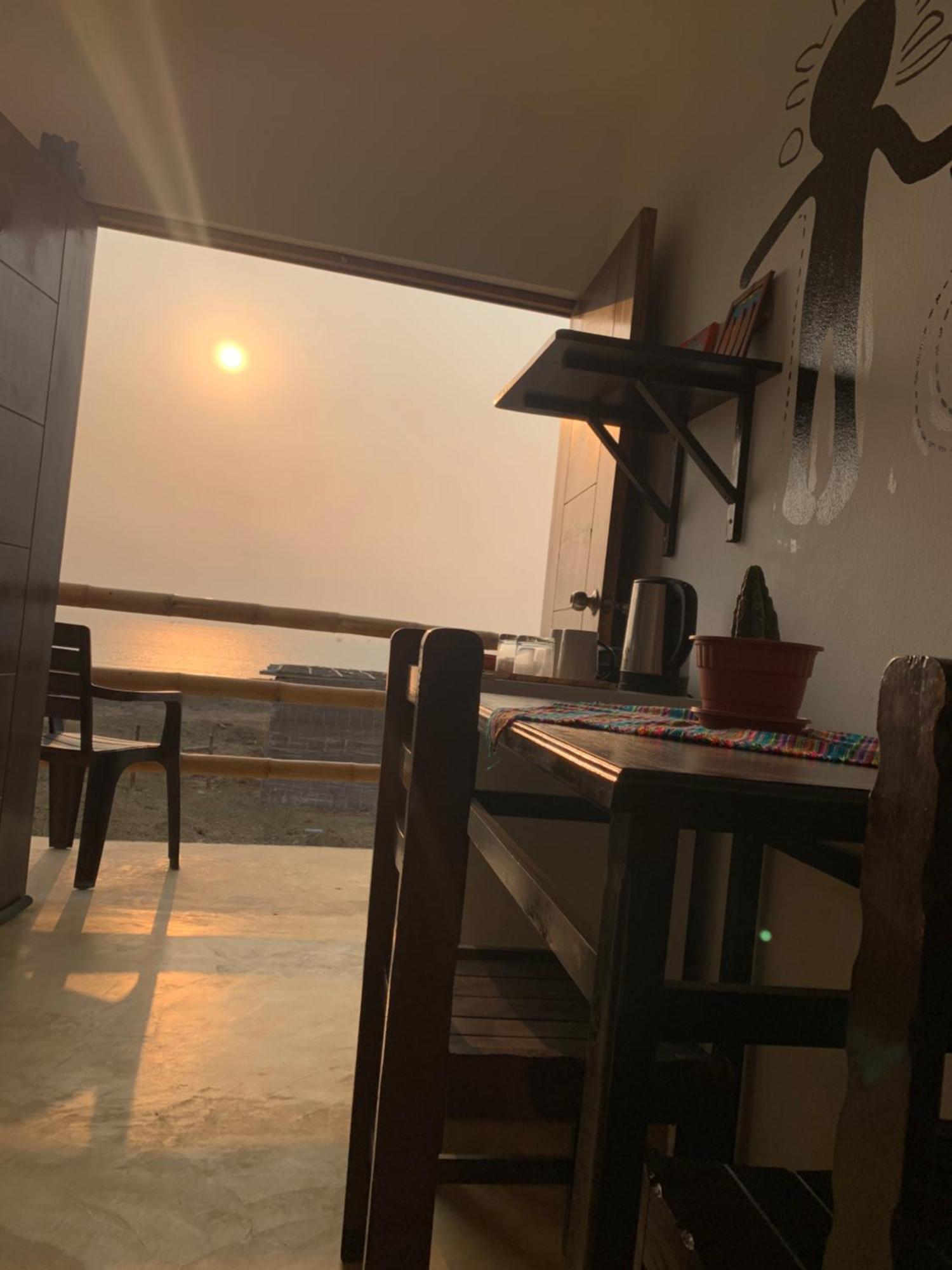 Tayta Surf House *