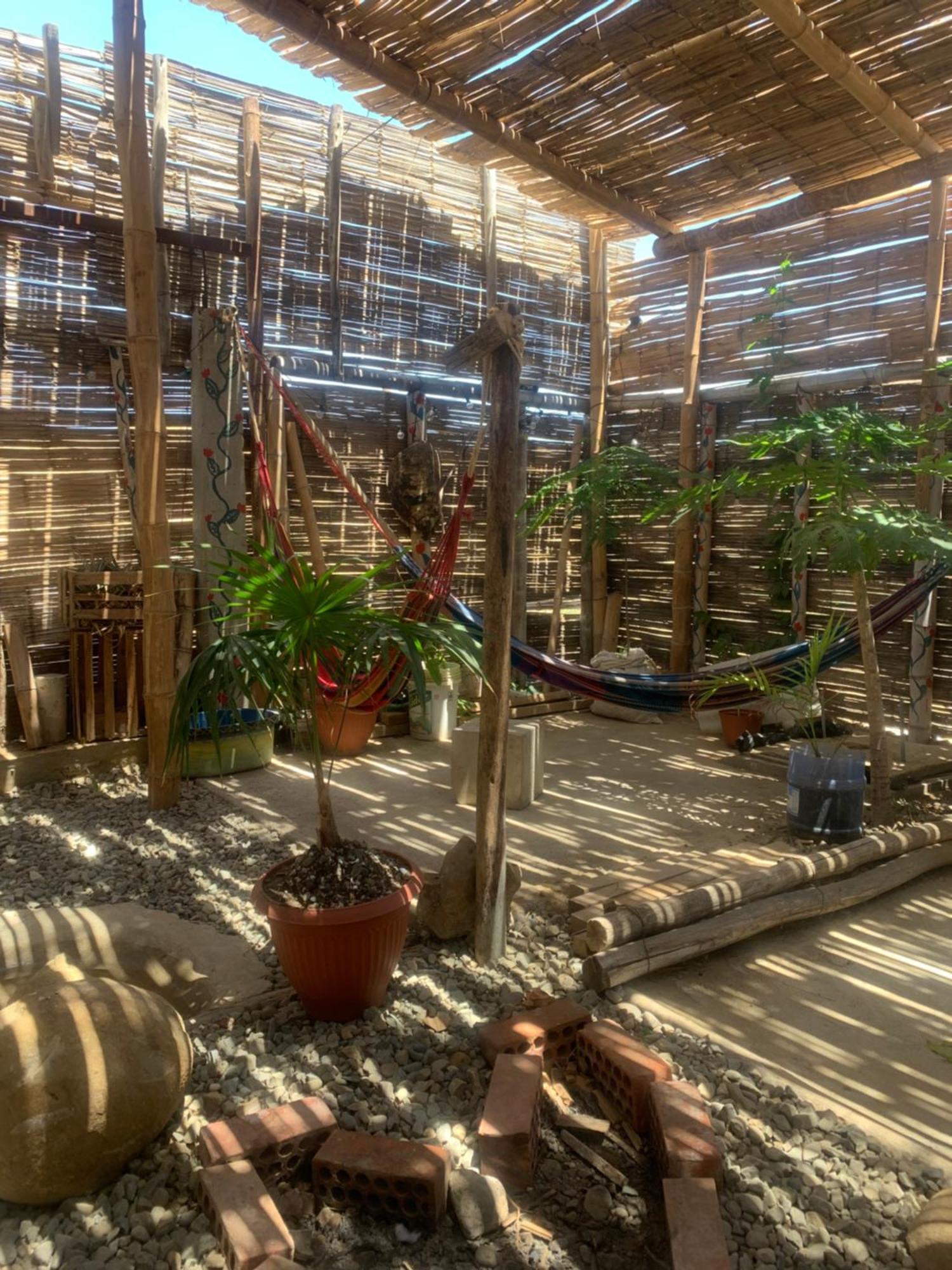 Tayta Surf House Homestay *